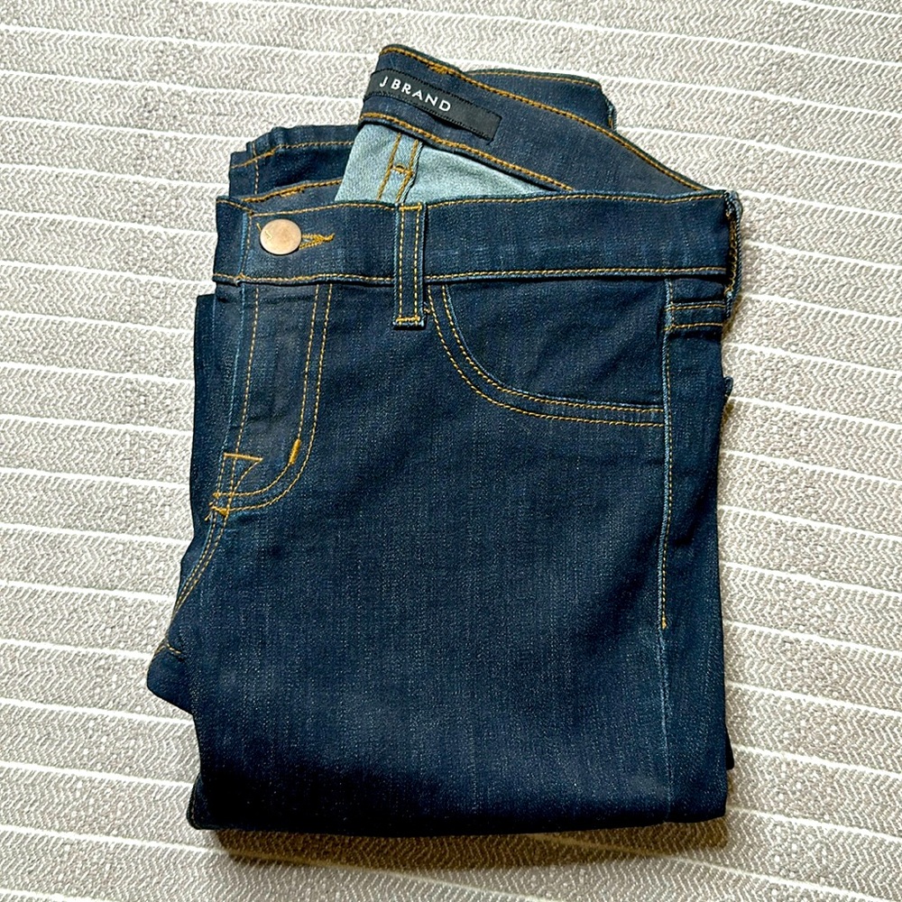 J Brand Super Skinny Denim Jeans Size 24 dark wash 4 way stretch chic classic